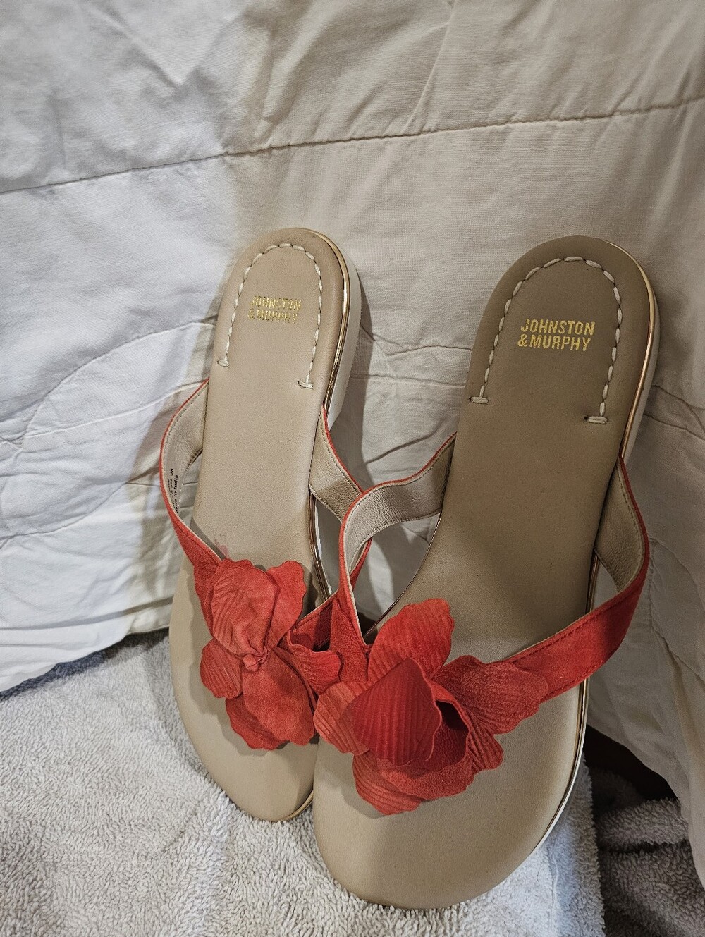 Johnston & Murphy Women's  Reddish-Orange Suede Floral Flip-flop Sandals Size 9